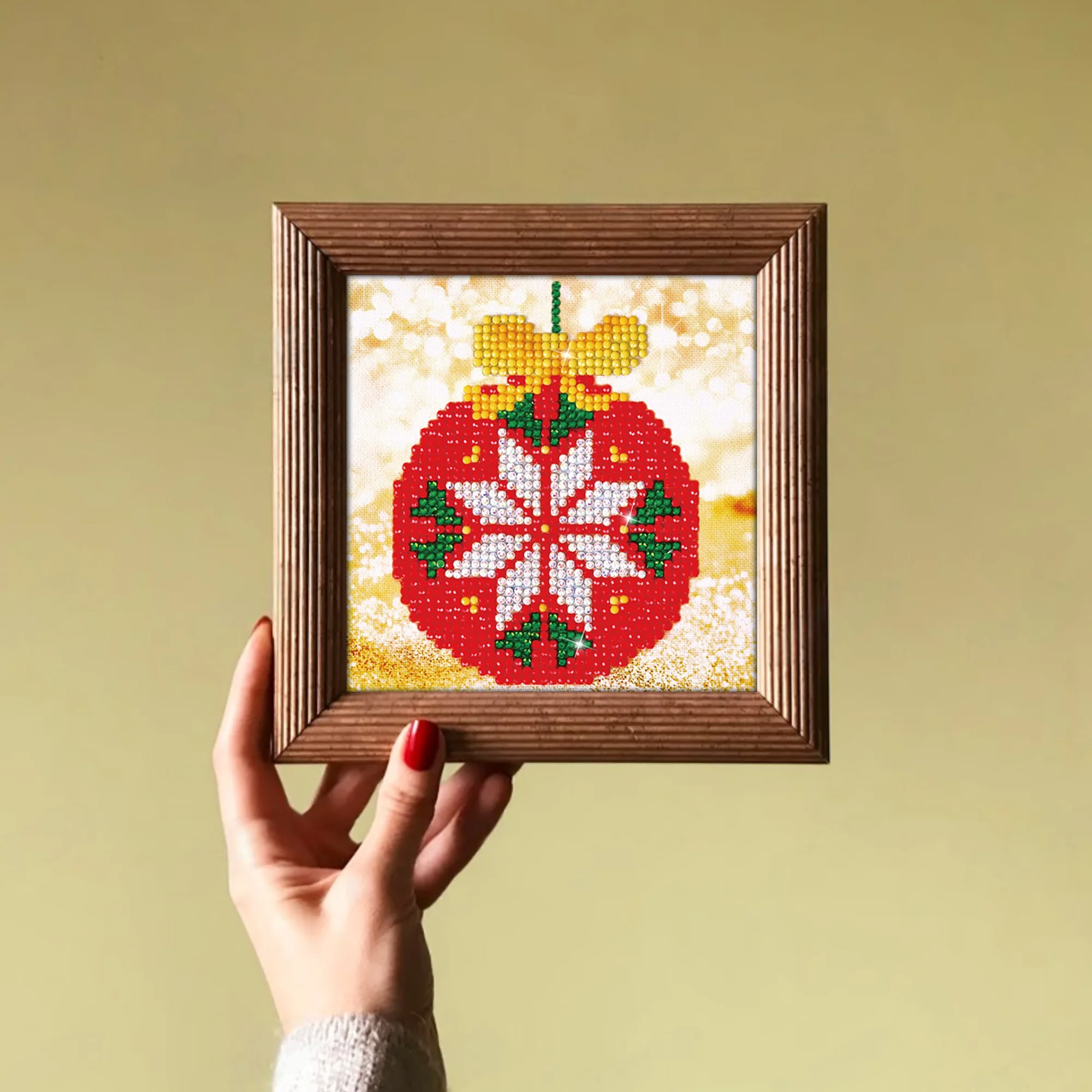 Diamond Dotz Red Bauble - 5.3" x 5.3" - Image 4