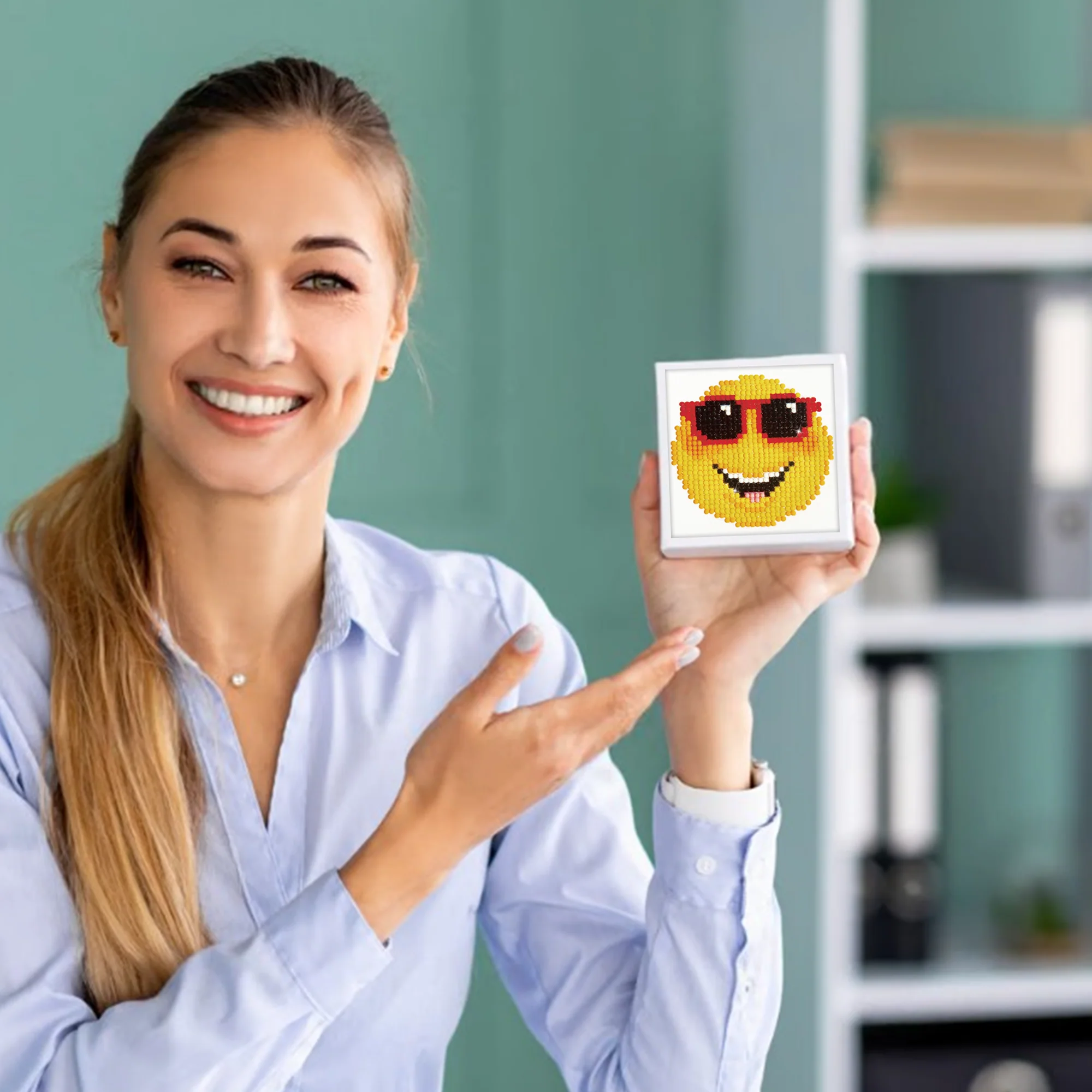 Diamond Dotz Smiling Face - 4.0" x 4.0" - Image 4